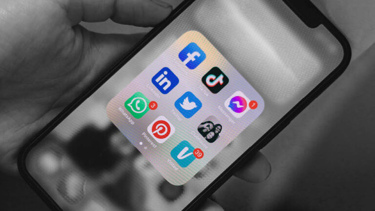Let the agency create social media design B2IMPACT